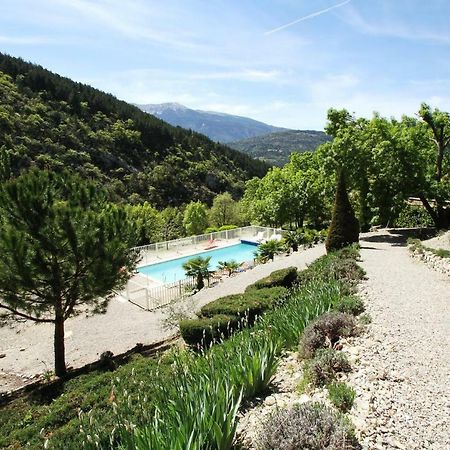 Отель La Clue/ Le Jas Du Ventoux Plaisians Экстерьер фото