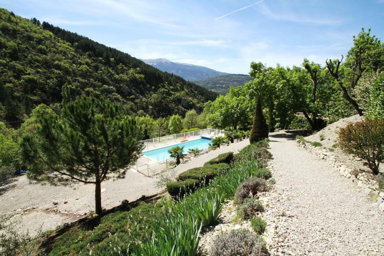 Отель La Clue/ Le Jas Du Ventoux Plaisians Экстерьер фото