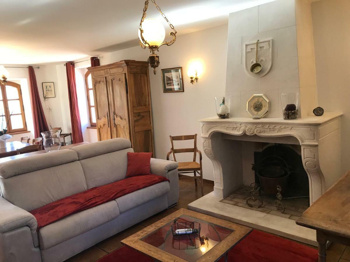 Отель La Clue/ Le Jas Du Ventoux Plaisians Экстерьер фото